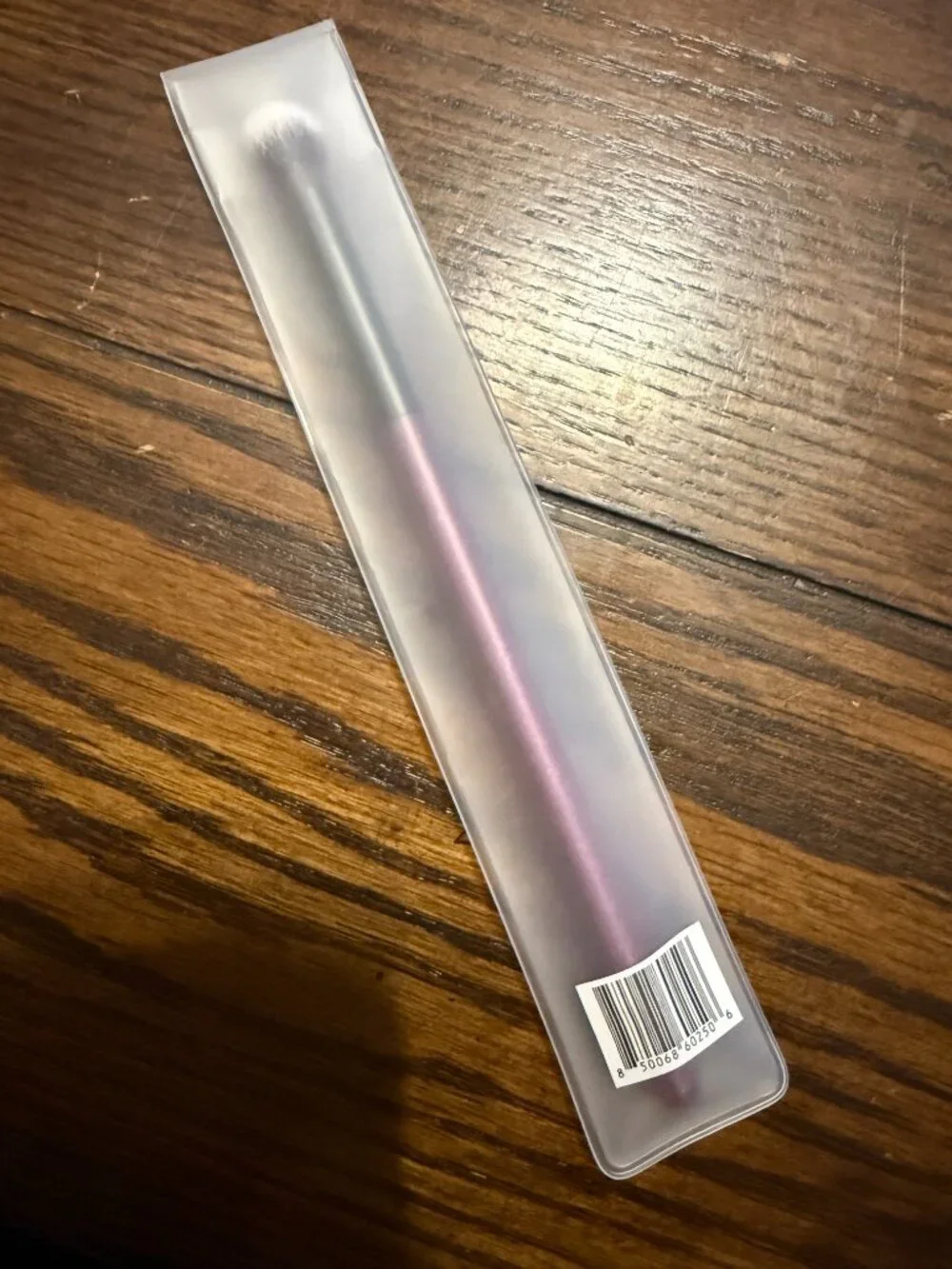 Laruce Beauty Tapered Blending Brush in Fuchsia